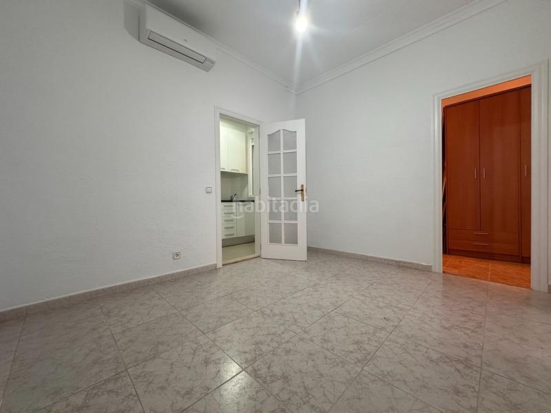 Foto ff7aea9b-ef06-48f7-b3a1-09056873dcb2. Casa amb calefacció a La Florida Hospitalet de Llobregat (L´)