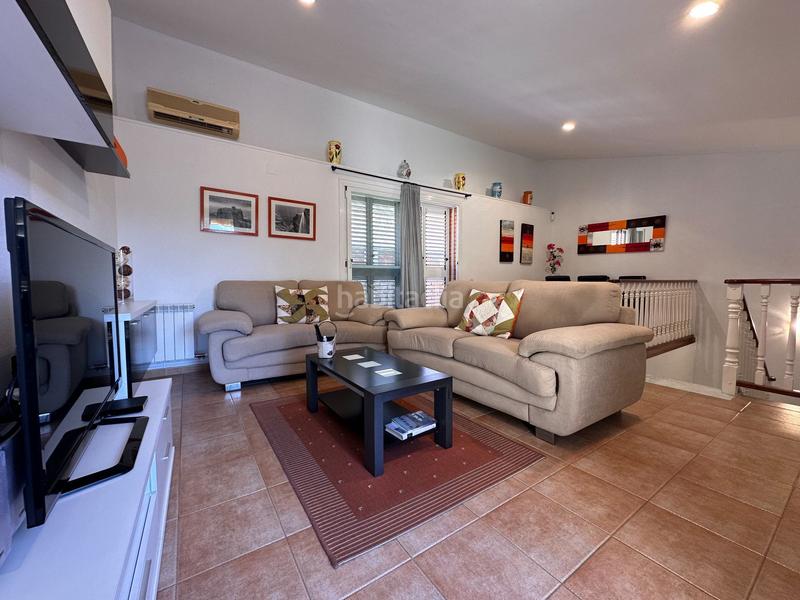 Foto 0c3522e1-a586-4310-a995-dc69b3861b48. Casa con riscaldamento in Bufalà Badalona