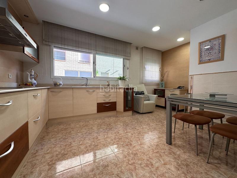 Foto 177b4cea-dec6-40f5-a2e3-43f9a0394e62. Casa con riscaldamento in Bufalà Badalona