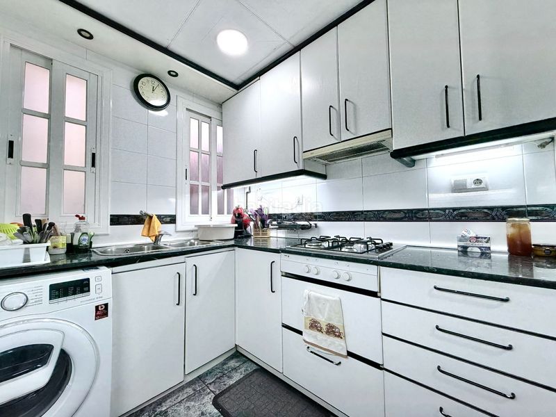 Foto 89d02d4b-9570-4afd-8670-af0f36769d9c. Pis a La Salut Badalona