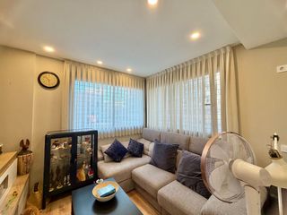 Duplex  De maragall. Duplex en centro de badalona
