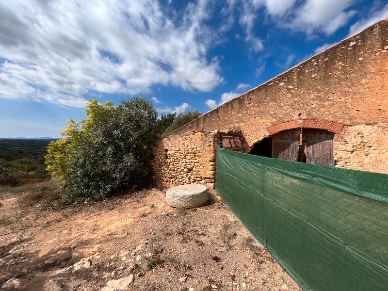 Foto c5311955-1950-47a2-a3d3-c153a130cbcb. Casale in partida collet 14 in Sierra Engarcerán