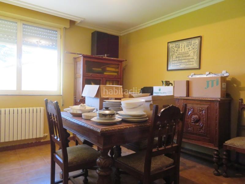 Foto 5a96cd9c-e9e3-4819-b1d3-67c35afc8296. Chalet casa unifamiliar en venta en campo y santibáñez león en Cuadros