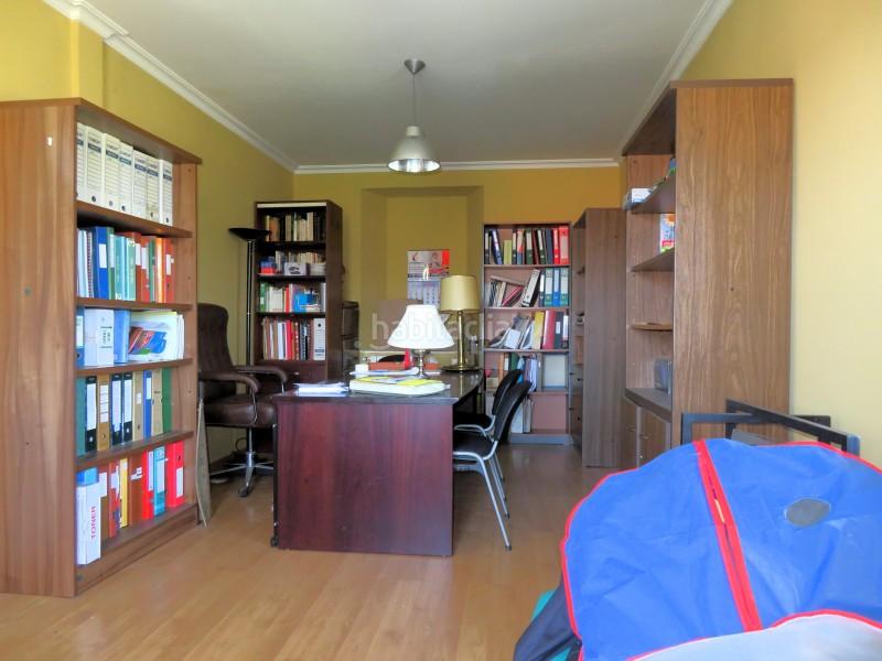Foto 6bba32c5-bbb0-4725-a504-c9353660c67b. Chalet casa unifamiliar en venta en campo y santibáñez león en Cuadros