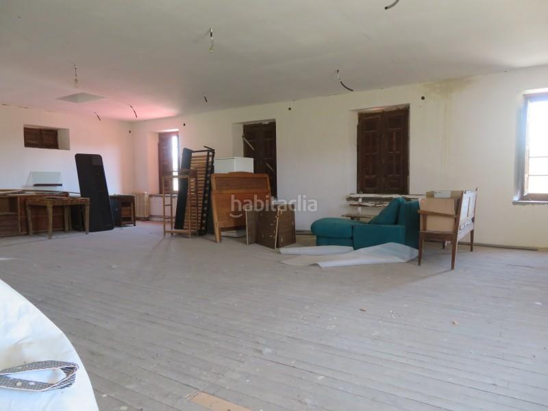 Foto d21c3aee-8625-4482-b4e4-858285935b36. Chalet casa unifamiliar en venta en campo y santibáñez león en Cuadros