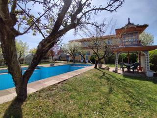 Xalet a Trobajo del camino. Casa unifamiliar en venta en san andrés del rabanedo león