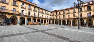 Rent Business premise in Casco Antiguo. Local comercial en venta en humedo  león león