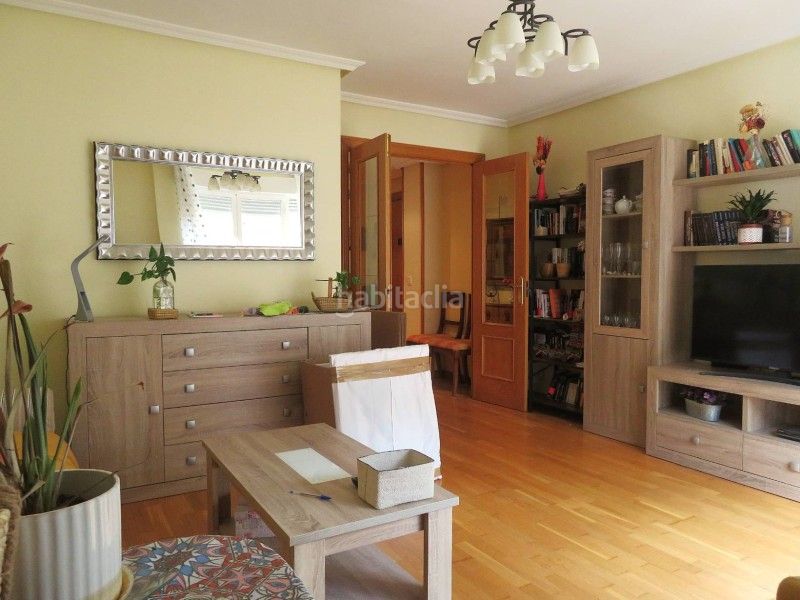 Foto 5536aeee-b733-4bb2-bfb6-87fac57de1ca. Apartament amb calefacció a Crucero León