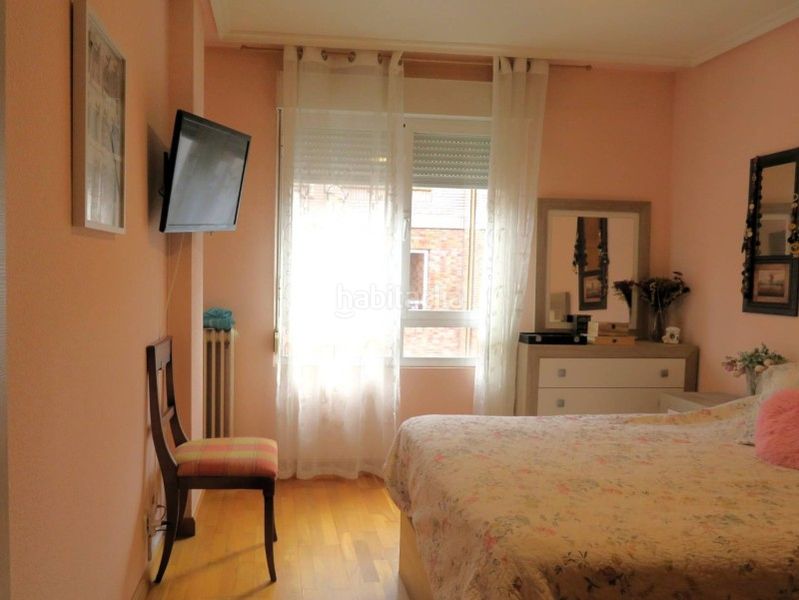 Foto d1a548f0-84c6-41a2-ba88-424804909d35. Apartament amb calefacció a Crucero León
