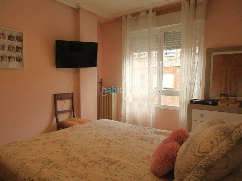 Foto f4437c37-bb8d-4ea5-b86a-e3deafd08543. Apartament amb calefacció a Crucero León