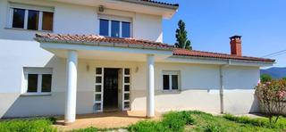 Chalet à Boñar. Casa unifamiliar en venta en boñar  barrio de las ollas león
