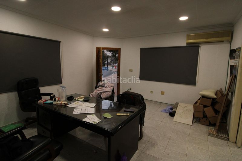 Foto 2f72d7cc-115f-418c-a147-ff1c9d28b22b. Local comercial en Cortes-Huertas Madrid