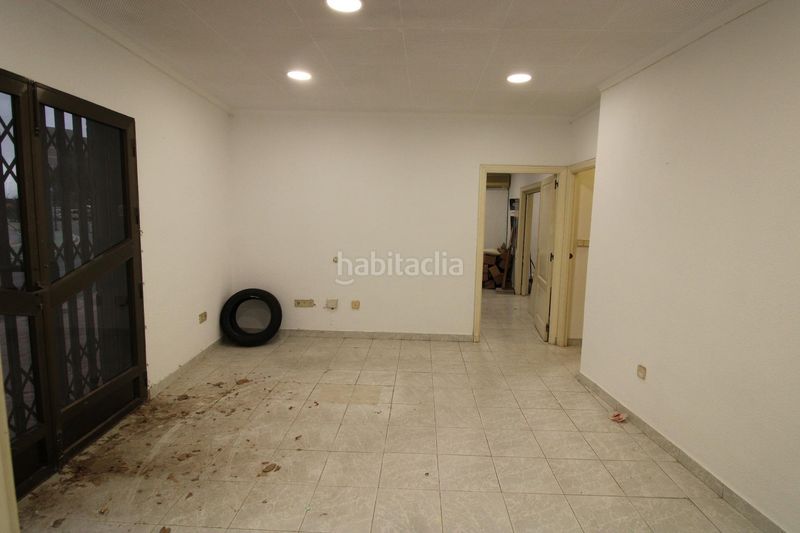 Foto 97bfc1dc-c10f-4c5f-a7cc-76d7cafc39ed. Local comercial en Cortes-Huertas Madrid