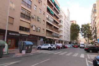 Lloguer Local Comercial a San Ginés. Alquiler de locales comerciales en alfonso xiii, cartagena
