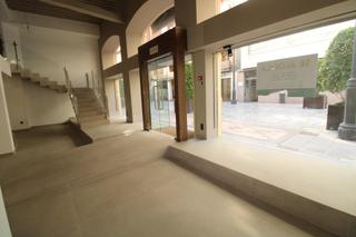 Lloguer Local Comercial a Casco Antiguo. Exclusivo local comercial en plaza castellini un espacio con car