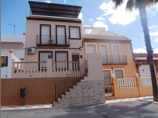 Piso  Calle central 4. Chalet en almonte  calle central