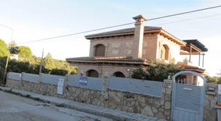 Pis a Cl rivera 236 cp28630. Chalet en villa del prado  calle rivera