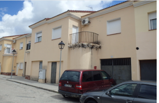 Appartement à Calle sta. teresa. Vivienda en escalona  calle sta. teresa