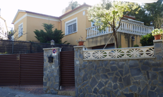 Appartement à Carrer de castellet. Vivienda en cubelles  carrer de castellet