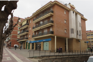 Pis a Carrer de sant joan. Vivienda en esparreguera  carrer de sant joan