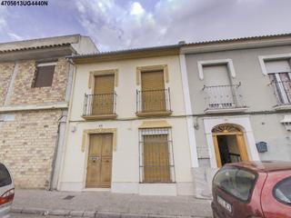 Pis  Calle murcia 60. Adosado en puente genil  calle murcia