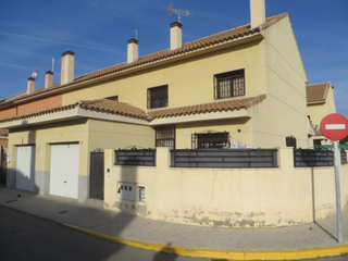 Pis  Calle juan ramon jimenez 17. Chalet en numancia de la sagra  calle juan ramon jimenez b