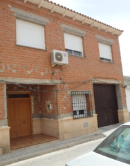 Appartement  Calle santiago martinez baja 9. Chalet en mota del cuervo  calle santiago martinez baja
