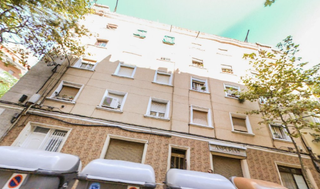 Pis a Calle de l'emporda  2. Vivienda en lhospitalet llobregat  calle de lemporda