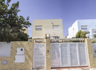 Pis  Calle hortensies -del.realon 27. Chalet en picassent  calle hortensies del.realon