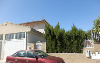 Pis  Calle almudena 11. Chalet en las gabias  calle almudena