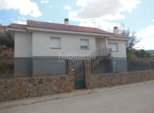 Foto 5c4b2d9c-c9af-4a17-ba7c-b2f963c4e8d4. Pis a calle del castaño 2 a Ambite