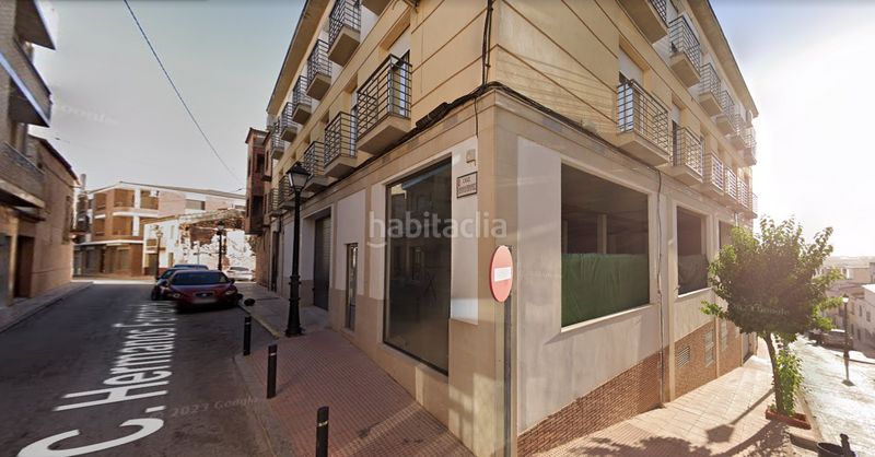 Foto 85836355-2a7f-488c-98e9-9ab94d1107e9. Pis a calle hermanos fernández a Mengíbar
