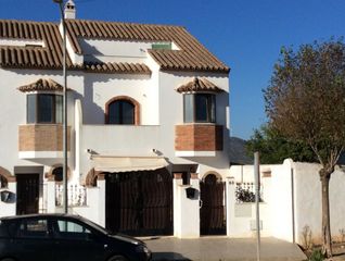 Pis  Avenida fuente piedra 63, sierra de yeguas. Chalet en sierra de yeguas  avenida fuente piedra 63