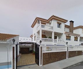 Etagenwohnung  Mendel 4. Vivienda en láchar  calle mendel