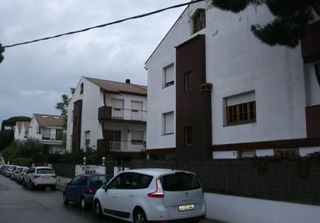 Pis a Avenida pins dels 73. Adosado en arenys de mar  avenida pins dels