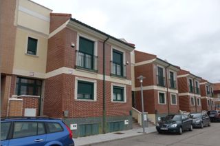 Appartamento in Calle lavaderos 16. Vivienda en cistérniga  calle lavaderos