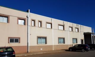 Local Comercial en Calle La Matilla 8