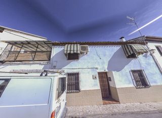 Flat in Calle parras 18. Chalet en íllora  calle parras