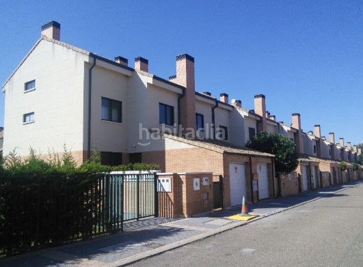 Foto d1ffe3bf-7c0b-41b6-91d7-c2b336f3a47d. Pis a calle las moradas 2 a Simancas