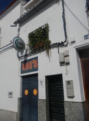 Flat in Calle isabel catolica 33a. Vivienda en fuente de cantos  calle isabel catolica