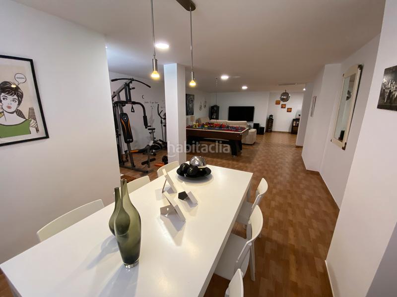 Foto 4383fd8d-e286-4ca4-95a1-e750a6c04f1f. Casa pareada en calle los naranjos 2a ¡descubre tu nuevo hogar en la exclusiva zona de playamar, ! esta espectacular vivienda pareada, situada a escasos en Torremolinos