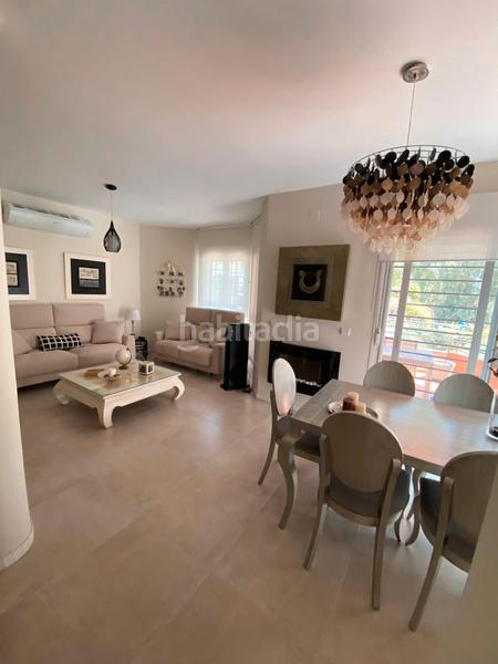Foto a85d3d57-c98f-4c9b-9b47-4392cb2eceee. Casa pareada en calle los naranjos 2a ¡descubre tu nuevo hogar en la exclusiva zona de playamar, ! esta espectacular vivienda pareada, situada a escasos en Torremolinos
