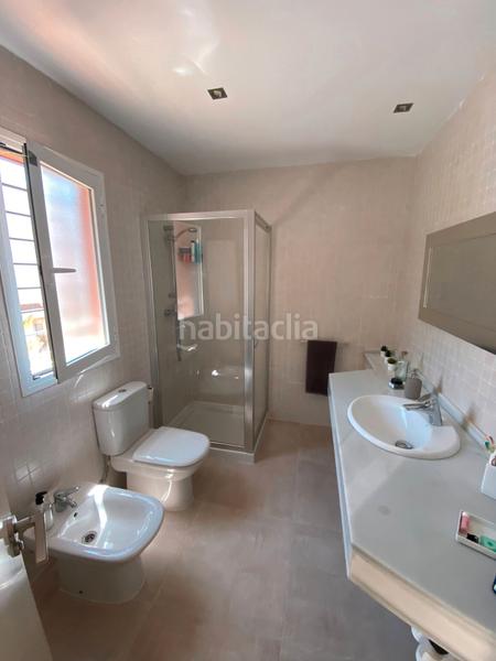 Foto cf97e15f-b232-4f6e-aec2-19a69afdd53d. Casa pareada en calle los naranjos 2a ¡descubre tu nuevo hogar en la exclusiva zona de playamar, ! esta espectacular vivienda pareada, situada a escasos en Torremolinos
