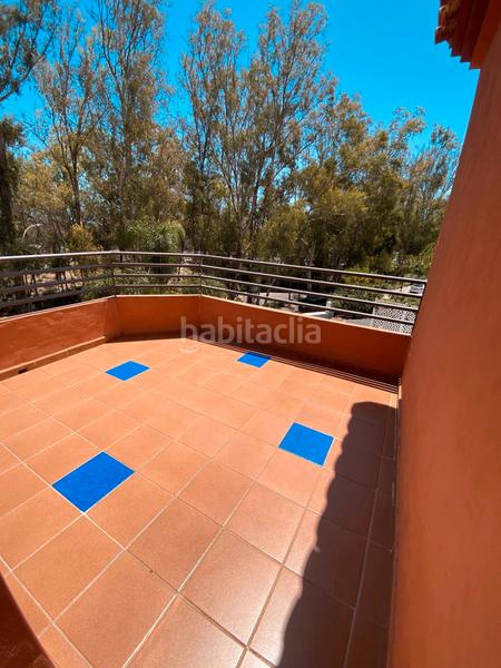 Foto e48932fb-a216-41a5-8978-2fd0bcb60e10. Casa pareada en calle los naranjos 2a ¡descubre tu nuevo hogar en la exclusiva zona de playamar, ! esta espectacular vivienda pareada, situada a escasos en Torremolinos