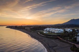 Etagenwohnung in Urbanización playa bella 1. ¡descubre el lujo en la nueva milla de oro, estepona!   este esp