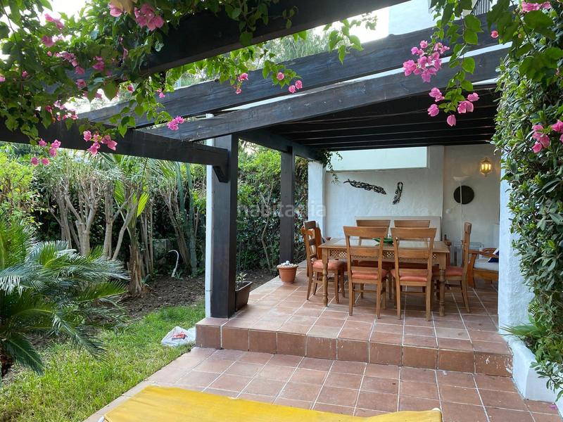 Foto 0e873d2d-ad8f-47fb-b58d-692df5d5a9a5. Location rez-de-chaussée dans avenida josé banús 5 dans Marbella