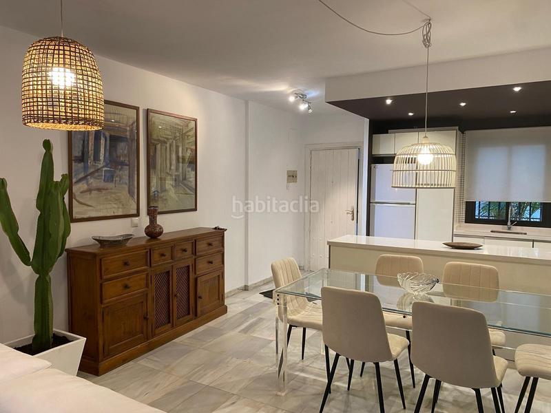 Foto fd4d87d3-b7e3-4b21-bc37-ddad4420b097. Location rez-de-chaussée dans avenida josé banús 5 dans Marbella