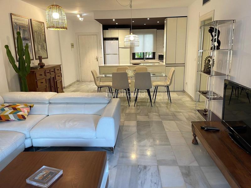 Foto 8c581155-d08e-42cd-81d1-00fa4fa7777a. Rent ground floor in avenida josé banús 5 in Puerto Banús Marbella