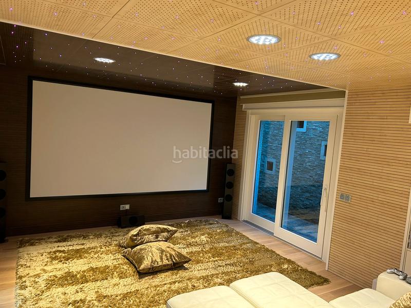 Foto e8d59671-938f-4397-b079-4132dbefc48d. Xalet amb xemeneia calefacció aparcament piscina a Marbella