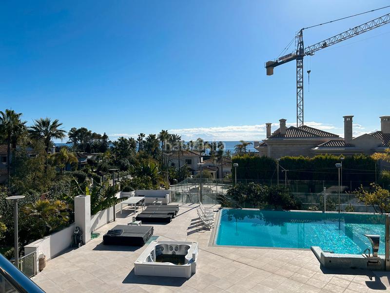 Foto eeae92f2-a154-4bad-ac23-4723db6bd09c. Xalet amb xemeneia calefacció aparcament piscina a Marbella